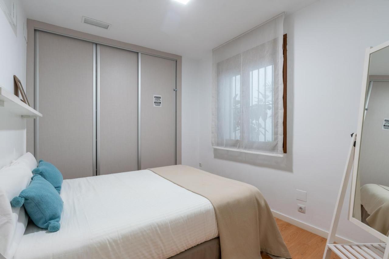 Locksmith Apartment - Park Option セビリア エクステリア 写真